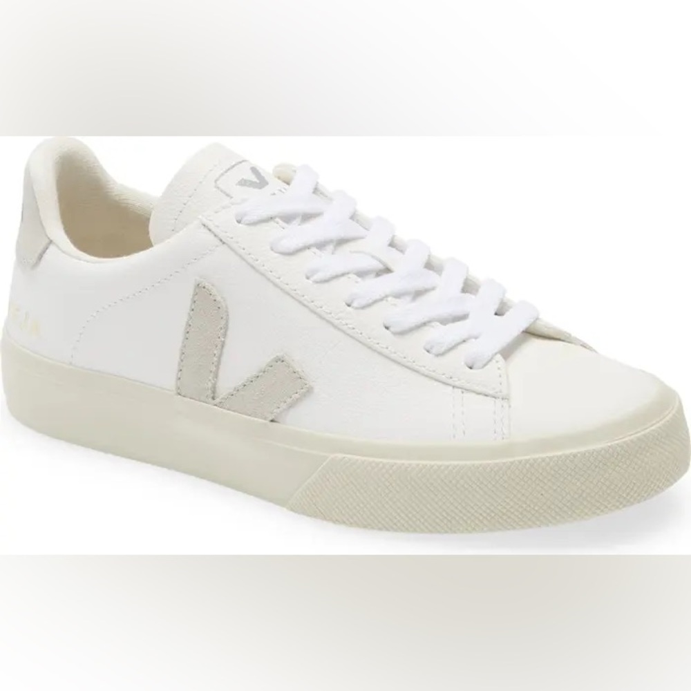 Women’s size 10 veja campo sneaker in color extra white/natural suede